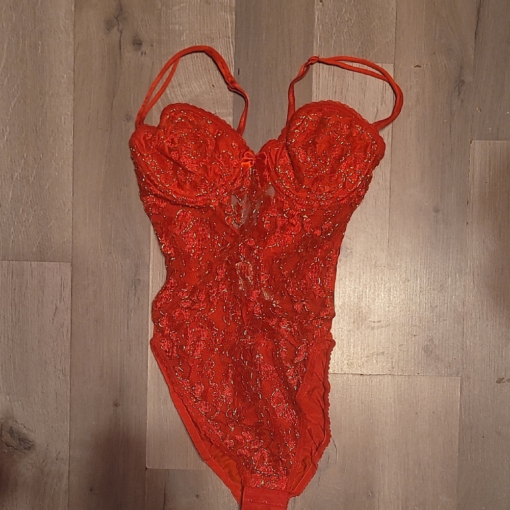 Victoria Secret Red Lace Bodysuit Size 34B VINTAGE NWT